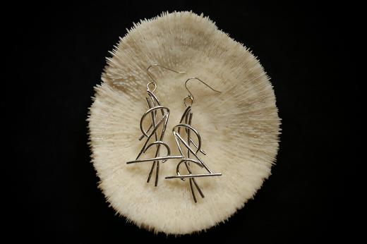 CHEZ BOQUE 冬日童话系列原创手工925银耳环《拥抱与别离》 商品图1