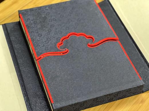 特别推荐：《陶靖节集》，陶渊明著，大16开，线装，一函四册，铅山连史纸，六合函套装，据明万历四年刻本影印，华东师范大学出版社2013年初版。定价1200，售价580 商品图3