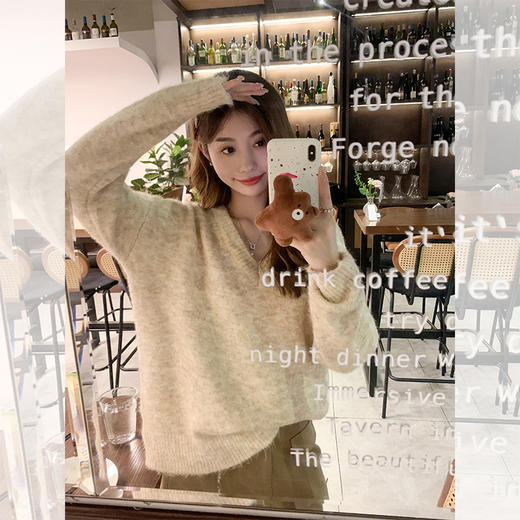 <曾小咸推荐> 【招牌软糯】2色V领毛衣 商品图0