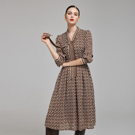 NG806斯尔丽2023秋季新款飘带蝴蝶结下摆收褶通勤连衣裙 商品图0