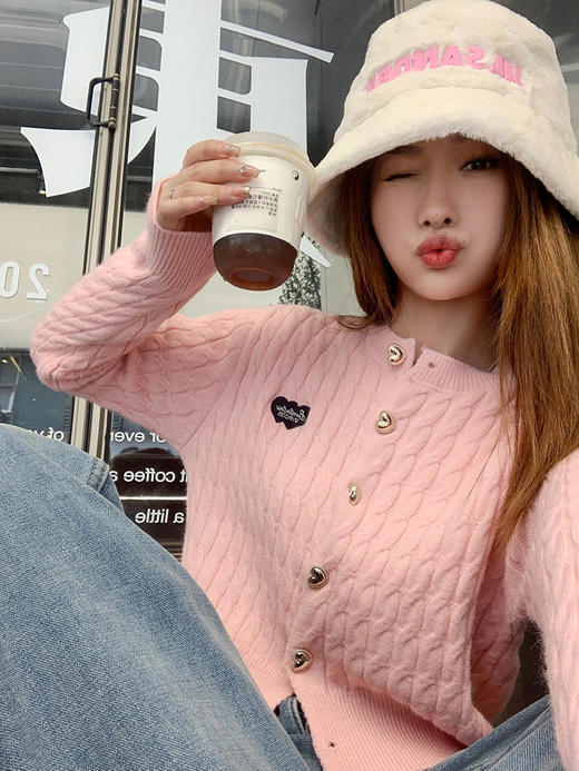 <曾小咸推荐> 【出挑日常】粉色开衫+加绒牛仔裤 商品图4