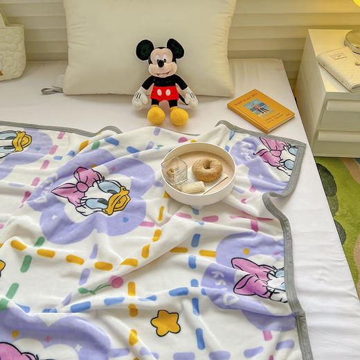 【大人/儿童皆可 迪士尼加厚牛奶绒A类毛毯】手感柔软 亲肤舒适 厚实保暖 多功能毛毯 商品图4