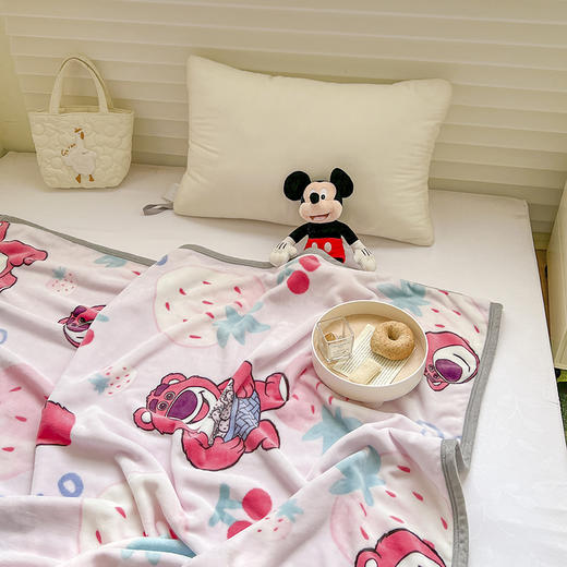 【大人/儿童皆可 迪士尼加厚牛奶绒A类毛毯】手感柔软 亲肤舒适 厚实保暖 多功能毛毯 商品图2