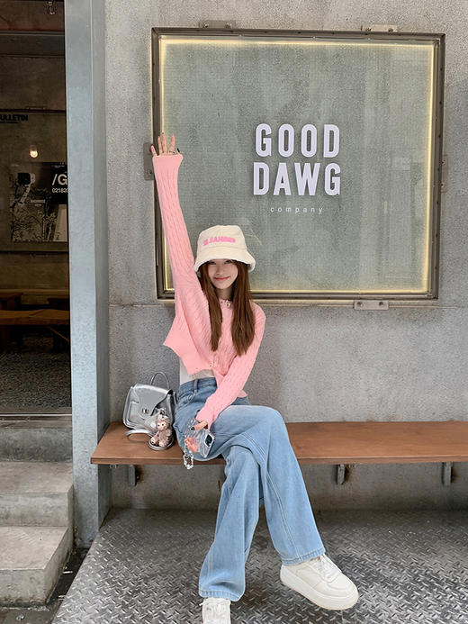 <曾小咸推荐> 【出挑日常】粉色开衫+加绒牛仔裤 商品图1