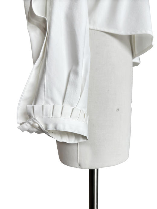 TYNVIE 纽扣装饰廓形长袖上衣-白色 商品图8