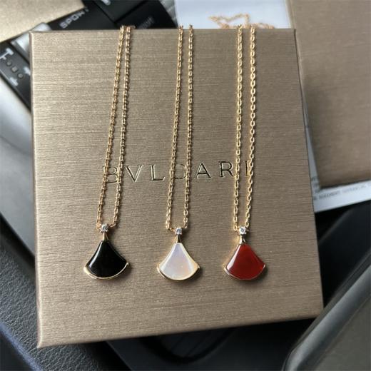 B042  宝家款式    Bv扇形项链 商品图0