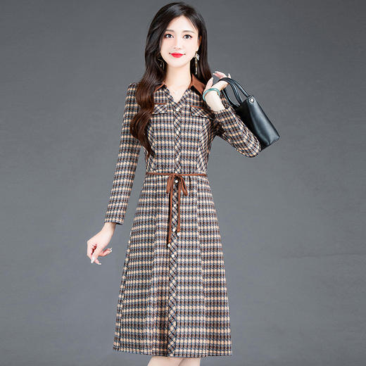 时尚气质，女装系带收腰中长款长袖春秋款A字裙衬衣领格纹连衣裙QYM-TYH-231389-Y 商品图5