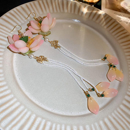 莲花珍珠米珠流苏耳环女款森系时尚小众耳钩个性百搭感耳饰女 商品图6