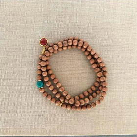 0.6原创南红款老山檀手串108粒