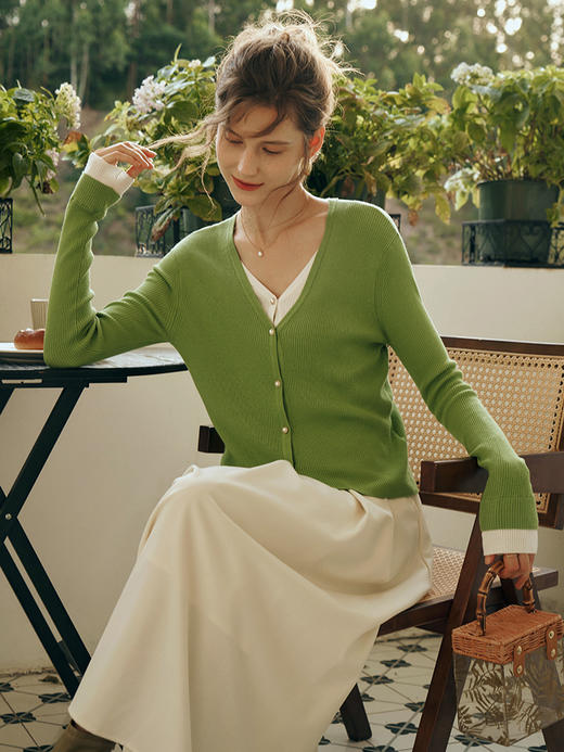 OLrain欧芮儿绿色针织开衫初秋2023年新款显瘦假两件双层v领外套 商品图0