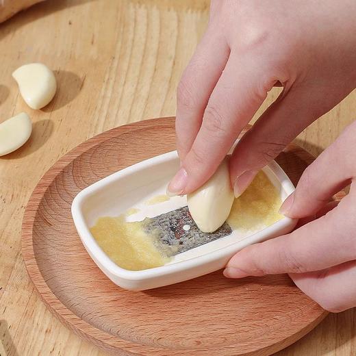 厨房多功能手动生姜末磨泥器搓捣蒜蓉研磨搅碎小工具 商品图1