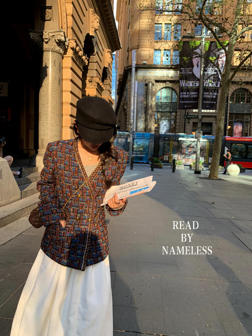 Read Nameless /纸醉金迷羊毛小香蓝紫色+灰色挂脖露肩打底衫+白日梦我小香裙 商品图2