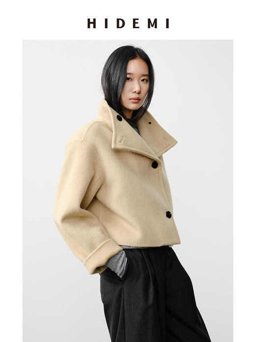 HIDEMI 澳洲美利奴羊毛长毛不对称三粒扣立领式廓形短款大衣 商品图3