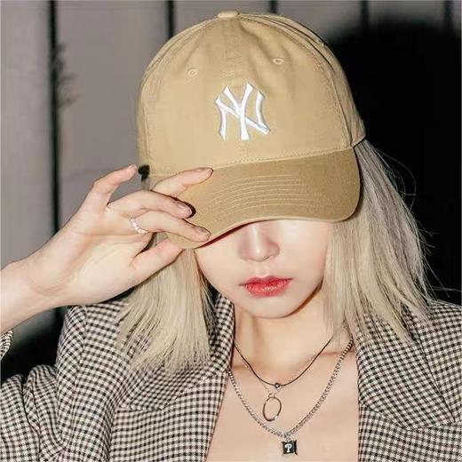 经典鸭舌帽MB 经典刺绣大OGO棒球帽鸭舌帽超显脸小，珍品一批（全部整箱原装来的，三标吊牌齐全，自留或送人都巨赞的） 商品图3