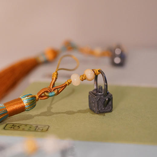 故式/四君子银饰/999纯银 迷你小银壶国风流苏穗子 手机壳吊穗配饰挂件小流苏吊坠 商品图2