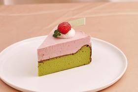 开心果树莓巴斯克切块蛋糕