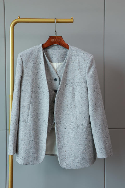 老钱叠穿烟花灰马甲套装 商品图10