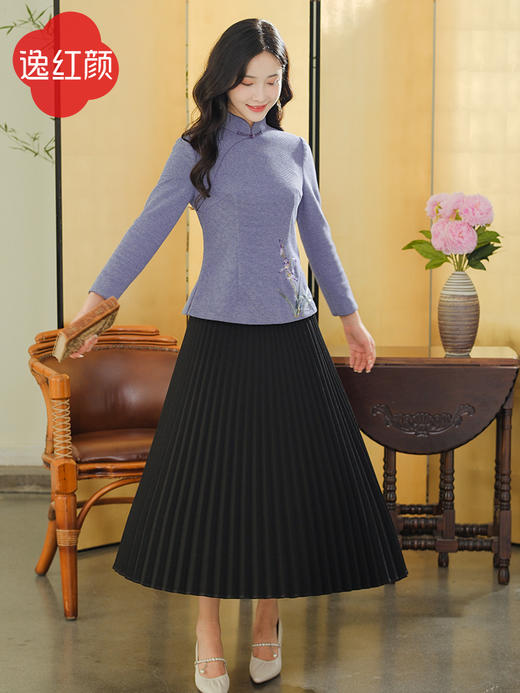 逸红颜 兰时 2025秋冬新款弹力针织暖感刺绣书卷文艺旗袍中式上衣 商品图3