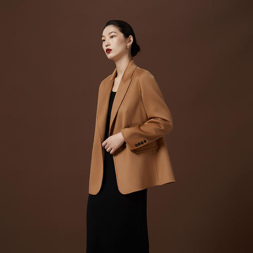 东黎 • 小山羊绒女士秋冬西服领双面羊绒呢短款大衣 3324 商品图4