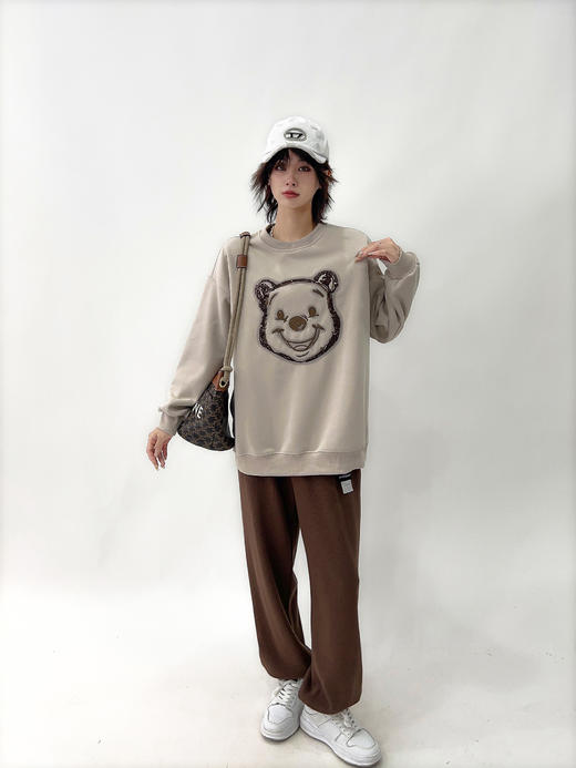 亮片绣维尼熊加绒卫衣23810 商品图3