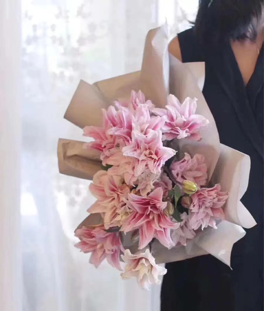 伊莎贝拉百合【我真的很喜欢你 像风走了八千里】简小姐精选稀有A级多头重瓣百合 伊莎贝拉10+2（防花损）个花头 2束包邮 下单7天内发货