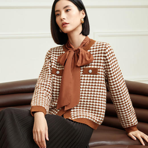 玳莎女装格子提花针织开衫秋冬新款小香风复古圆领毛衣外套  DD33315 商品图0