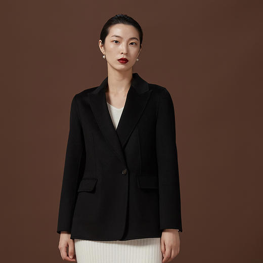 东黎 • 小山羊绒女士秋冬西服领双面羊绒呢短款大衣 3324 商品图3