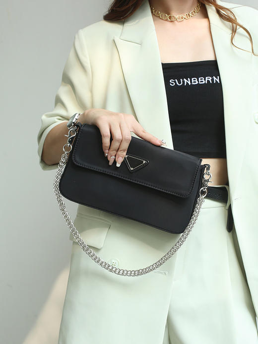 【尼龙单肩腋下包】休闲简约链条  三角标时尚质感  小众设计包包 商品图0