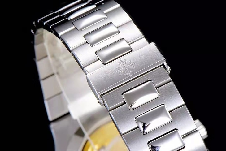 GR厂复刻V3版百达翡丽鹦鹉螺5726多功能月相腕表怎么样