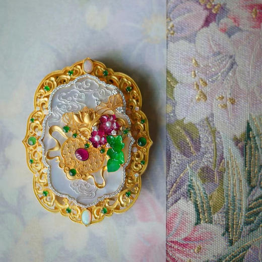 龢盒原创 精选阳绿精品翡翠雕花牡丹香囊 商品图0