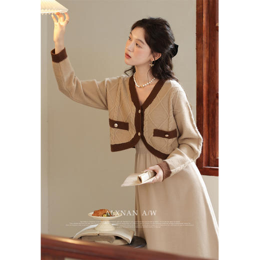 鹿向南《悠闲时光》法式撞色吊带裙LXN32207 商品图2