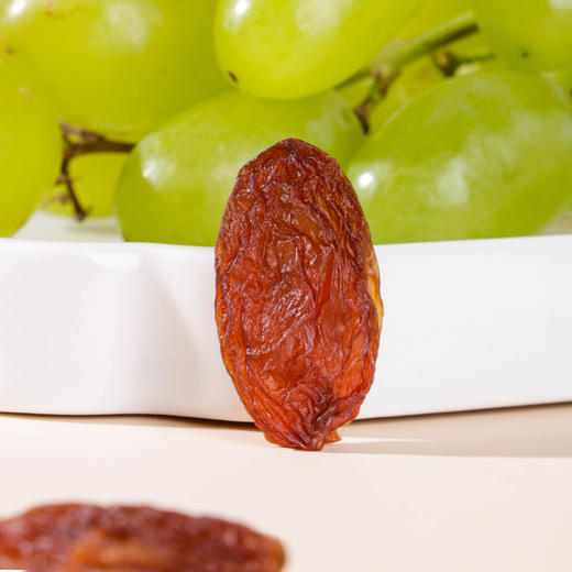 北纬纯净食品|38°新疆特产特级红香妃无籽葡萄干软糯酸甜可口提子干 商品图6