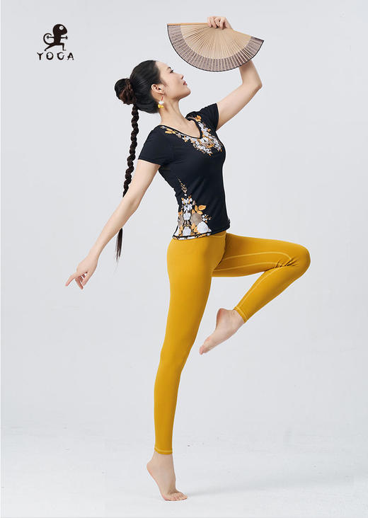 壁虎瑜伽【金风玉露-上衣+云感裤-姜黄】印花短袖（可拆卸胸垫） 商品图2