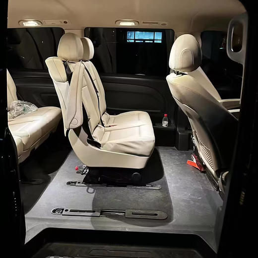 奔驰 威霆 2.0T 精英版 7座【长租-北京】 商品图5