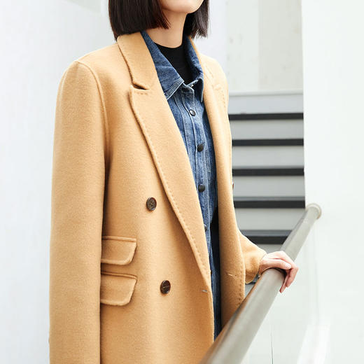 玳莎女装2023年冬季新款绵羊毛双面呢双排扣驼色西装通勤气质外套  DD37305 商品图2