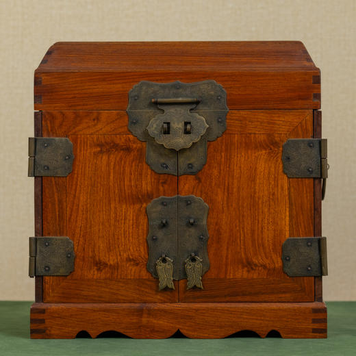 二十世纪 红木盝顶官皮箱 商品图0