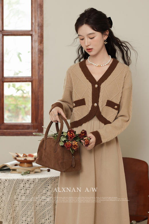 鹿向南《悠闲时光》法式撞色吊带裙LXN32207 商品图4