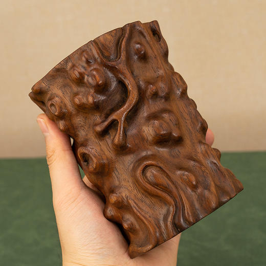 清 黄花梨树瘤随形笔筒 商品图3