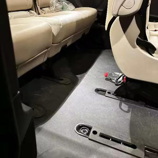 奔驰 威霆 2.0T 精英版 7座【长租-北京】 商品图6