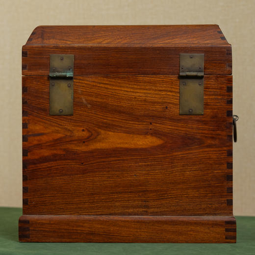 二十世纪 红木盝顶官皮箱 商品图4