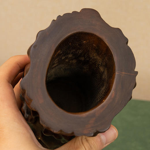清 黄花梨树瘤随形笔筒 商品图2
