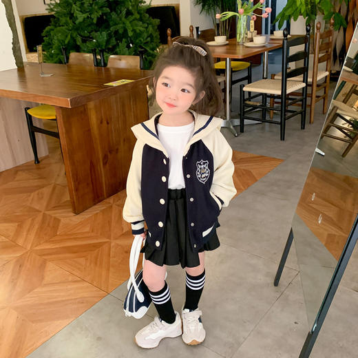 【舒适透气！女童学院风棒球服】秋季新款 女童韩版学院风刺绣外套 翻领棒球服，透气面料，舒适不紧束，时尚翻领，别具风味。ry 商品图2