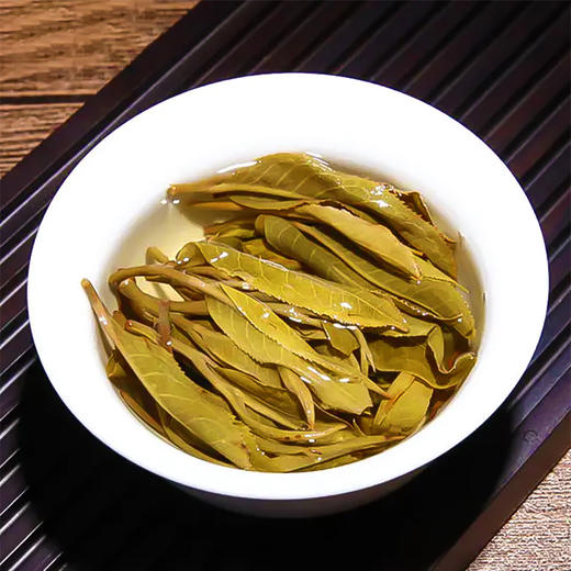 吉顺号易武正山普洱生茶饼3000克裸饼批发 商品图5