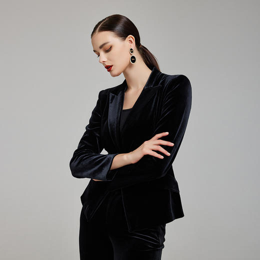 NG117斯尔丽2023秋季新款合体修身金丝绒西装外套 商品图2