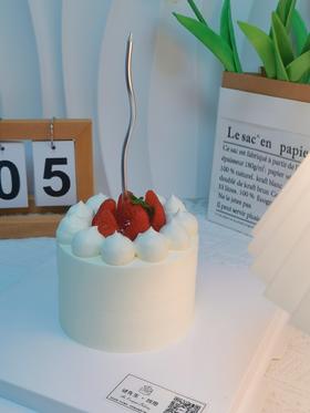 简约草莓蛋糕【夹心：新鲜芒果＋扁桃仁榛子酱】