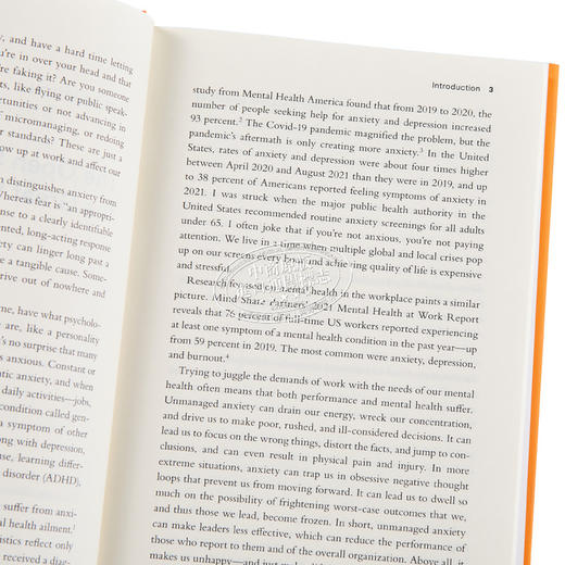 【中商原版】焦虑的成就者 The Anxious Achiever Turn Your Fears Into Your Leadership 英文原版 Morra Aarons-Mele 商品图2