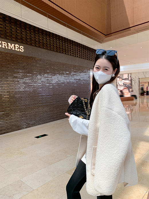 <曾小咸推荐> 【出街公式】羊羔毛V领外套+开叉裤子 商品图4