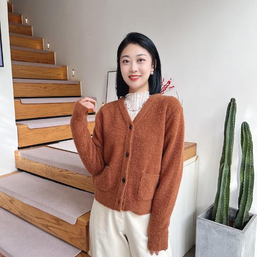 2023秋冬女装新系扣V领口袋百搭简约长袖针织衫 商品图9