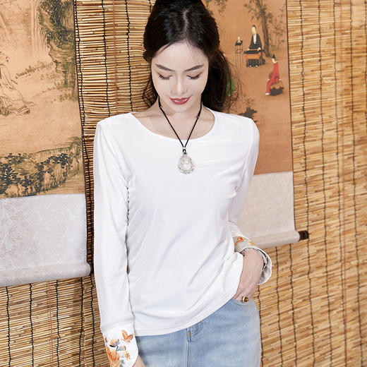 复古民族风，洋气百搭大码宽松丝绒上衣国潮刺绣圆领长袖款上衣OG-9575 商品图2