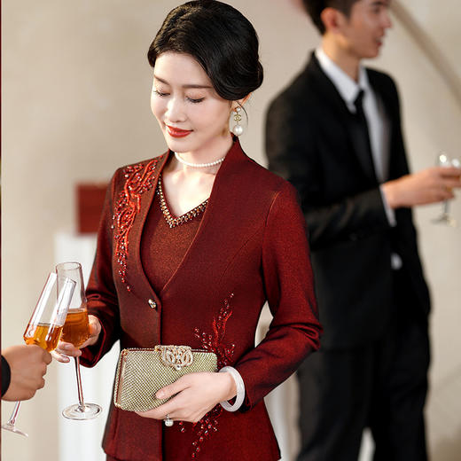 MLY品牌2023秋冬新款两件套端庄高贵中长 商品图2